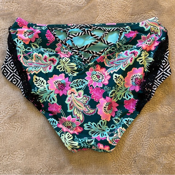 Time and Tru green black pink bikini bottoms lattice Size M - Picture 2 of 6